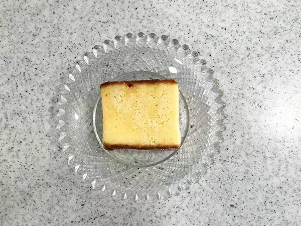 カステラに牛乳をかけて？　作業3分で完成“簡単”スイーツアレンジ【手順】