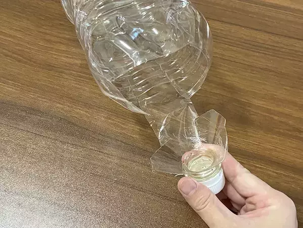 2Lペットボトルで0円簡単DIY！　家中で使える『ミニゴミ箱』の作り方【5分で完成】