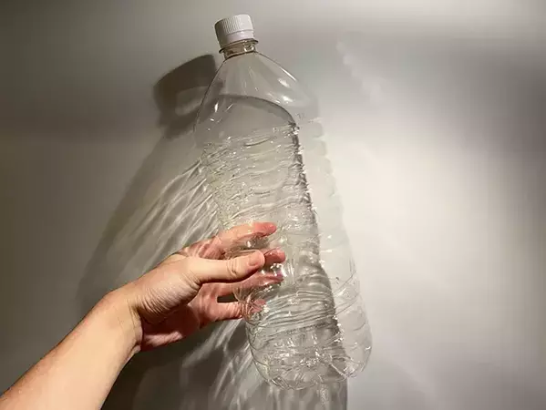 2Lペットボトルで0円簡単DIY！　家中で使える『ミニゴミ箱』の作り方【5分で完成】