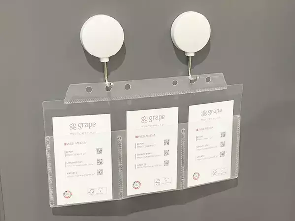 100均のカード入れの『じゃない使い方』　簡単にできる壁掛け収納の作り方