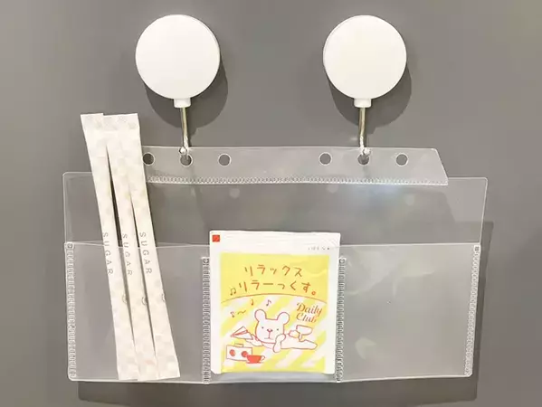 100均のカード入れの『じゃない使い方』　簡単にできる壁掛け収納の作り方