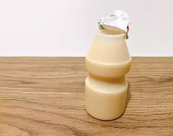 「ヤクルトの容器は捨てません」　細かい隙間を洗うアイディアに「便利すぎ」「助かる」【活用法4選】