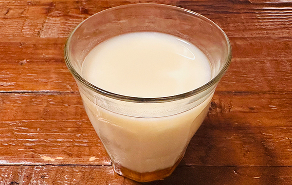 コーヒーフィルターにヨーグルトを入れて完成！　5時間後の姿に「専門店の味がした」「全部これにしたい！」