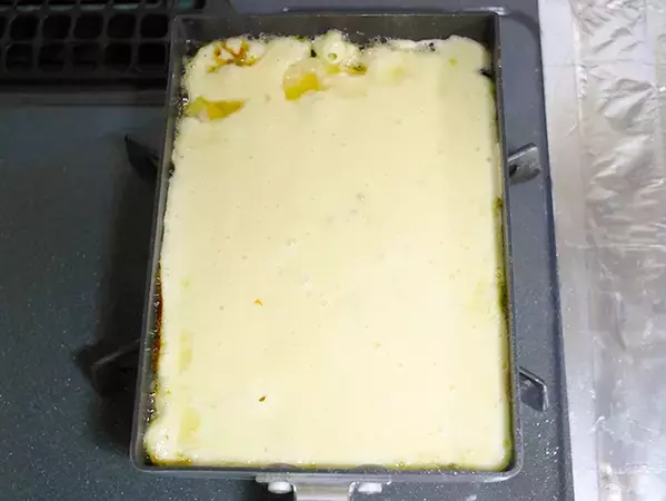 ホットケーキミックスを『玉子焼き器』で焼いたら…　オーブン不要で“しっとりケーキ”完成！