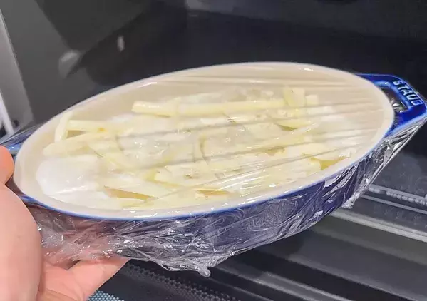 ご飯に『1本』混ぜてみて！　レンチン1分半で「食欲そそられる一皿」が完成