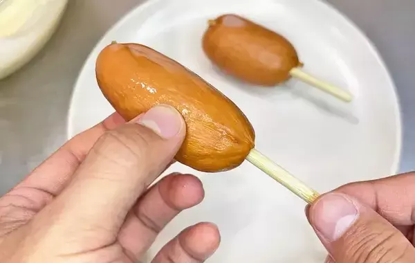 子供が大喜び！　揚げずに作れる「ふわふわアメリカンドッグ」が大当たり【ホットケーキミックス】