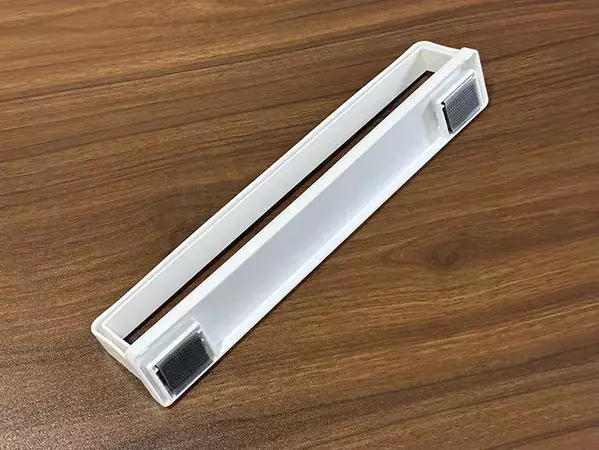 100均タオルバーを洗濯機や天井にペタッ　収納や物干しが楽になる3つの『じゃない使い方』