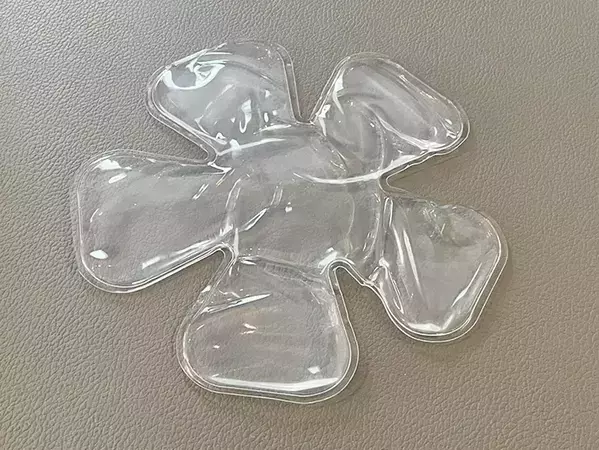 お花みたいな形の保冷剤、何に使う？　100均で見つけたアイテムに「こういうの助かる！」【セリア購入品】