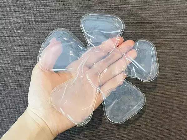お花みたいな形の保冷剤、何に使う？　100均で見つけたアイテムに「こういうの助かる！」【セリア購入品】