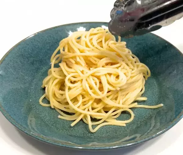 パスタはそのままお皿に盛りません　『お玉』の活用テクでごちそう感アップ！