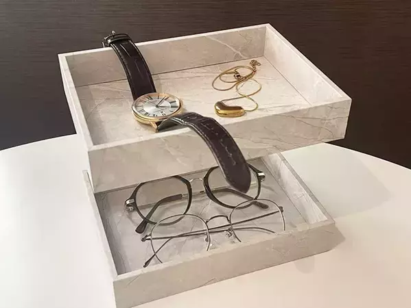 100均で買った『コの字型スタンド』　思わぬ活用法に「その手があったか」【簡単DIY】