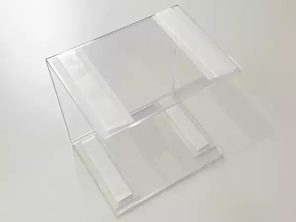 100均で買った『コの字型スタンド』　思わぬ活用法に「その手があったか」【簡単DIY】