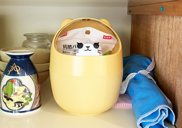 ゴミ箱として使わないです　100均の『卓上用ゴミ箱』の便利な活用法に「これも正解な使い方！」