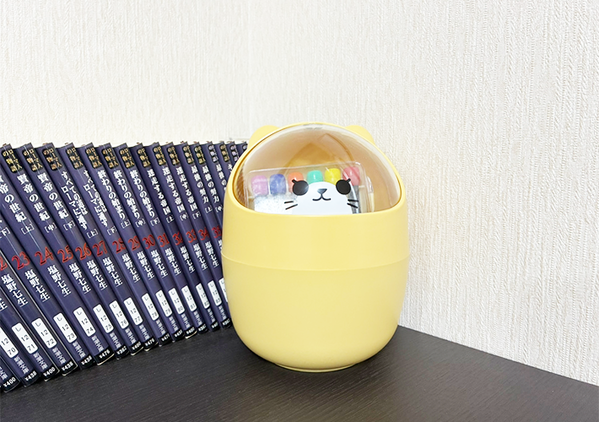 ゴミ箱として使わないです　100均の『卓上用ゴミ箱』の便利な活用法に「これも正解な使い方！」