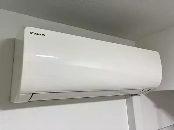エアコンは『つけっぱなし』のほうが安い？　電気店の解説に「ありがたい」「助かります！」