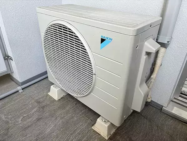 エアコンは『つけっぱなし』のほうが安い？　電気店の解説に「ありがたい」「助かります！」