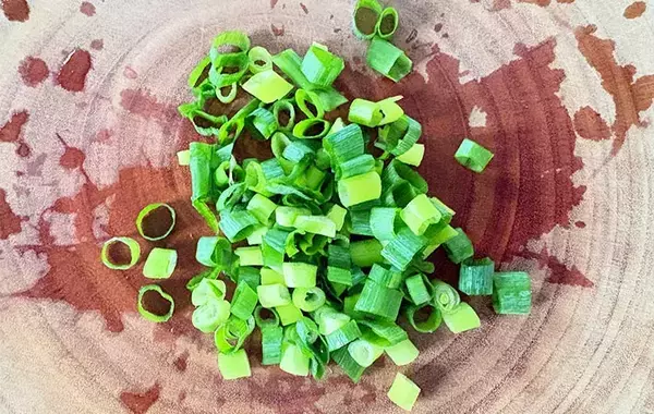 千切りキャベツを湯通しして？　春巻き“たこ焼き風”アレンジ【作り方】