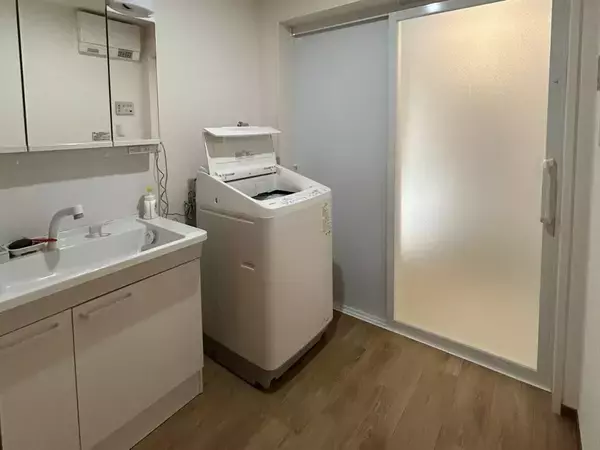 洗面所の専用グッズは使いません！　身近な文房具の活用術に「早く知りたかった」【収納テク4選】