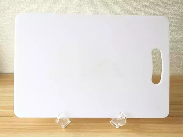 100均の『クリアイーゼル』のじゃない使い方　家中で役立つアイディア【5選】