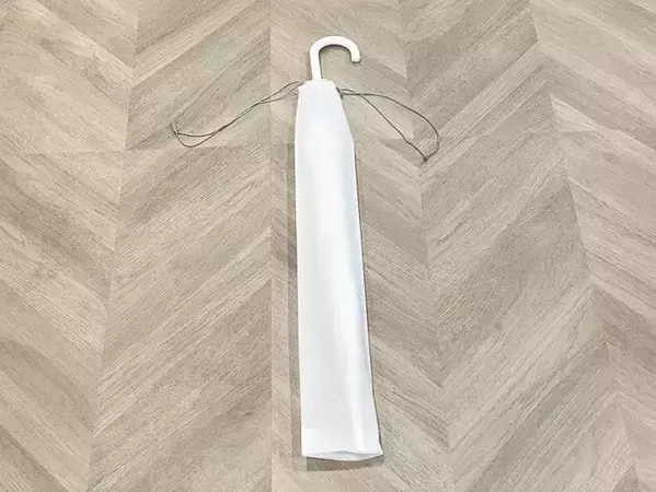 濡れた傘で服がビシャビシャ…←100均で解決！　見つけたら即買いレベルのアイテムに「もう手放せない」