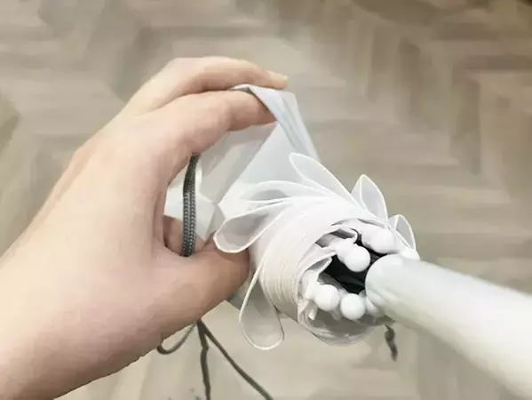 濡れた傘で服がビシャビシャ…←100均で解決！　見つけたら即買いレベルのアイテムに「もう手放せない」