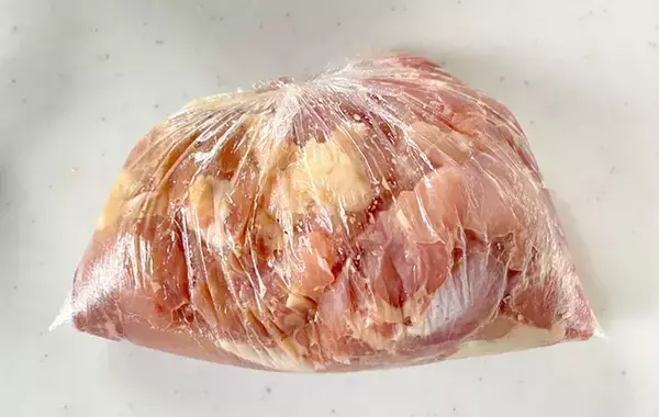 片栗粉に加えるだけ！　から揚げの衣に使ったのは「意外だけどジューシー！」