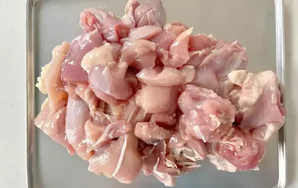 片栗粉に加えるだけ！　から揚げの衣に使ったのは「意外だけどジューシー！」