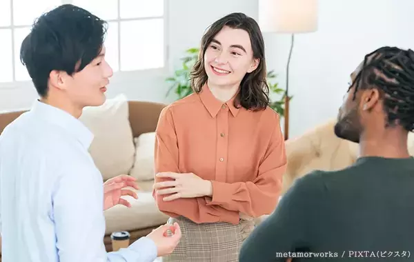 「何歳？」「血液型は？」は危険？　海外で避けたい会話マナーを解説