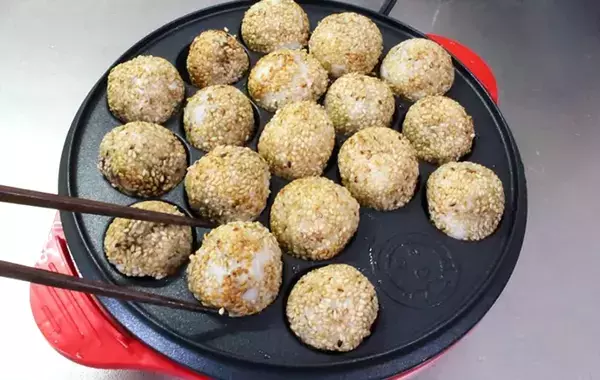 出番が少ない『たこ焼き器』は、こう使う！　食材4つの「絶品スイーツ」レシピ