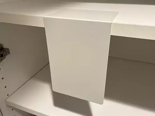 ブックエンドの便利な『じゃない使い方』　小物を浮かせる2つの収納法に「早くやればよかった」