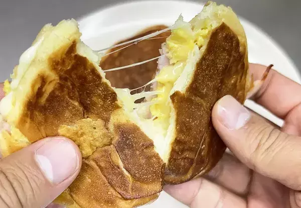 ロールパン、潰して焼いて！　カフェ風になる食べ方が最高だった