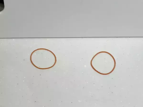 家にある『輪ゴム』だけでキッチンのストレスが激減！　3つの活用法に「もっと早く知りたかった」