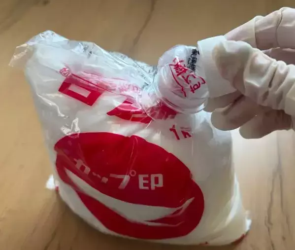 ペットボトルの口で『袋』を閉じると…　使い勝手に驚いた！