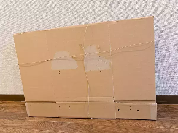 「運ぶ途中でズルッ…」を完全解決！　いつもの結びで崩れない『ダンボールのまとめ方』