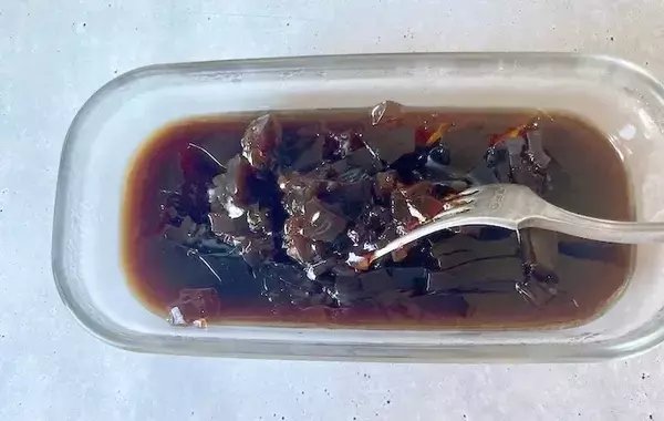 インスタントコーヒーは飲まない！　暑い日のアレンジに「驚くほど簡単」「カフェみたい」