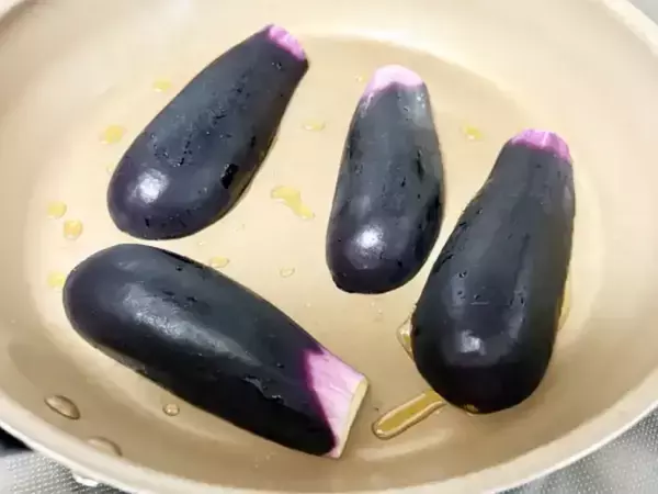 ナス嫌いの子供も食べた！　15分で完成『ナスの味噌チーズ焼き』がとろとろ絶品