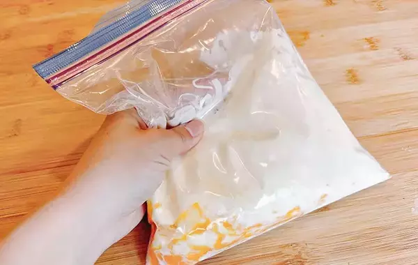 イチゴを並べて焼いたら…　完成したパンケーキに、5歳息子が「もったいなくて食べられない！」