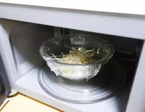 15分で作れる「夏向け節約おかず」　モヤシ半袋をレンチンして…