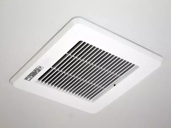 換気扇の奥までスッキリ！　身近な道具でできる掃除法に「めっちゃ便利」【掃除テク4選】