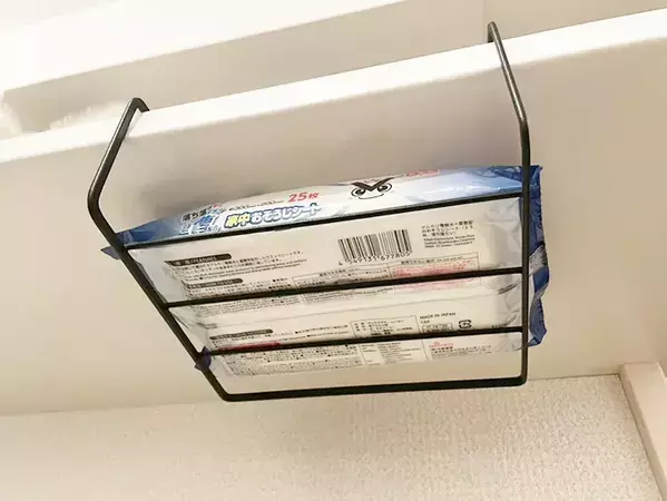 100均のお皿用ラック、食器棚で使わず？　収納術に「何個も欲しくなる」