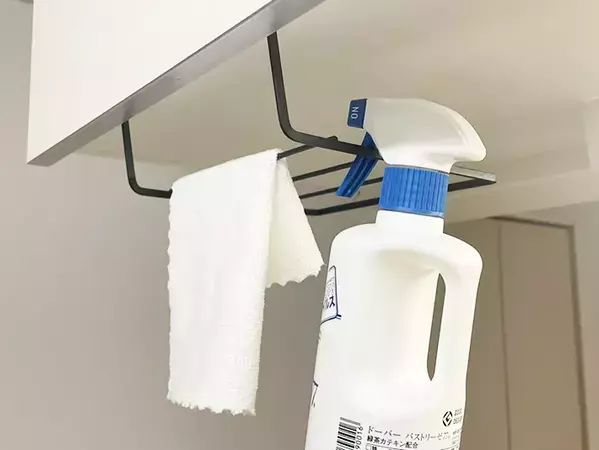 100均のお皿用ラック、食器棚で使わず？　収納術に「何個も欲しくなる」