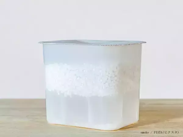 衣類や靴をカビから守る！　エステーが教える、今すぐできる3つの湿気対策【除湿剤】