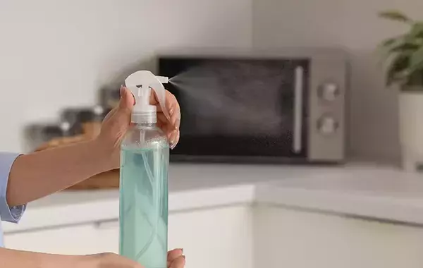 もっと早く知りたかった！ 生ゴミのニオイとコバエを劇的に抑える方法【小林製薬】