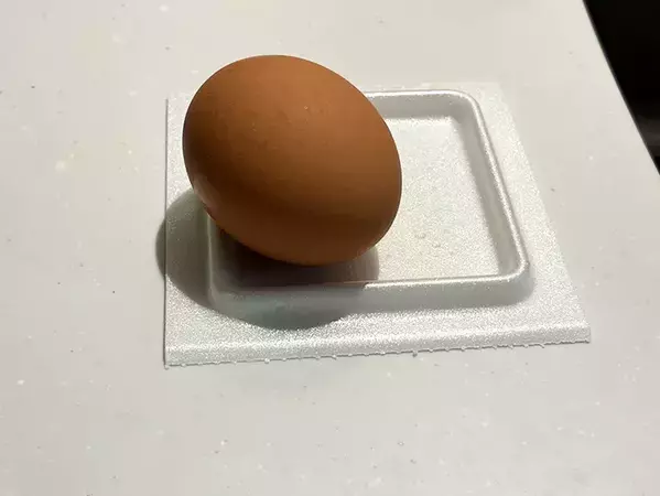 捨てる直前の納豆パックの蓋を有効活用！　0円でキッチンの『ちょい置き』に生かす3つの方法