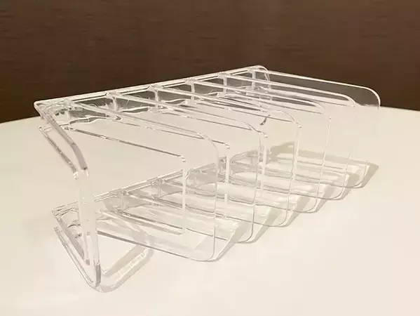 100均の『ハンカチスタンド』をハンカチに使わず？　じゃない使い方に「取り出しやすくて便利！」