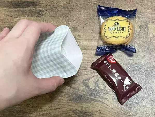 カバンから取り出すたびにテンションが上がる！　透明のチャック袋をかわいくアレンジしてみると…「旅行時に便利」