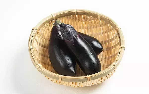 ナスの正しい保存方法！　丸ごとはラップ、カット後は…【カゴメ回答】