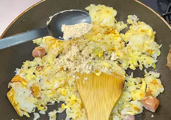 『大さじ1杯』入れてみて！　チャーハンの意外な味つけに「味がばっちり決まった」