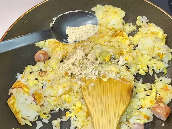 『大さじ1杯』入れてみて！　チャーハンの意外な味つけに「味がばっちり決まった」