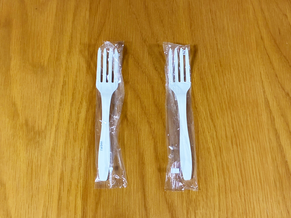 フォークの柄をダブルクリップに通すだけ！　便利な組み合わせワザに「早く知りたかった」